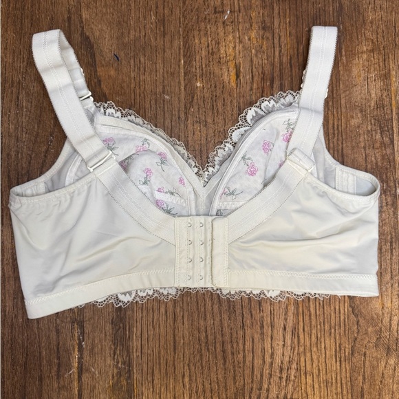 Vintage Romantic Lace Bra – Size 85B (equivalent to US 38B) - Picture 5 of 10